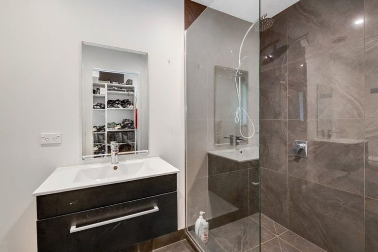 Photo of property in 2265 South Head Road, South Head, Helensville, 0874