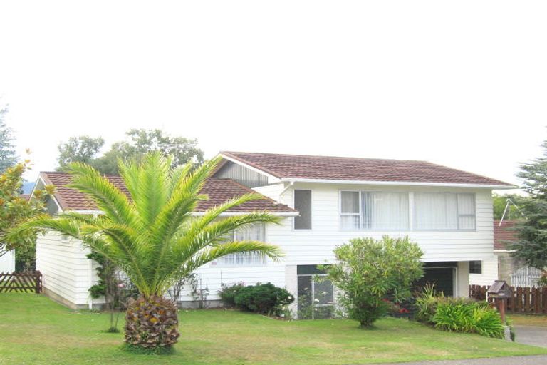 Photo of property in 54 Sunbrae Drive, Silverstream, Upper Hutt, 5019