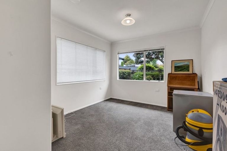 Photo of property in 122 Clawton Street, Westown, New Plymouth, 4310