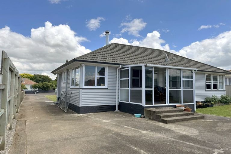 Photo of property in 28 Victor Street, Dannevirke, 4930