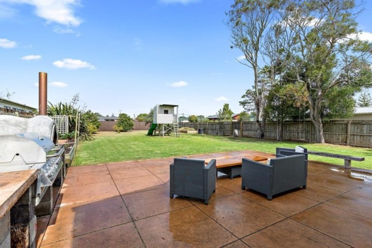 Photo of property in 6 Te Moau Avenue, Parakai, 0830