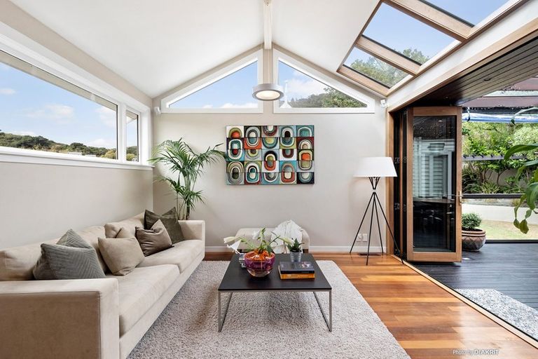 Photo of property in 20 Burnham Street, Seatoun, Wellington, 6022