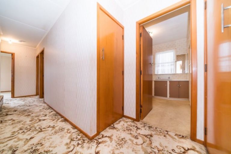 Photo of property in 6 Ellesmere Crescent, Highbury, Palmerston North, 4412