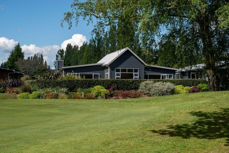 Photo of property in 2 Seagers Close, Kinloch, Taupo, 3377