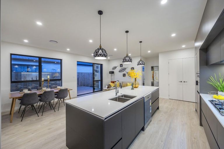 Photo of property in 30 Babina Avenue, Kumeu, 0810