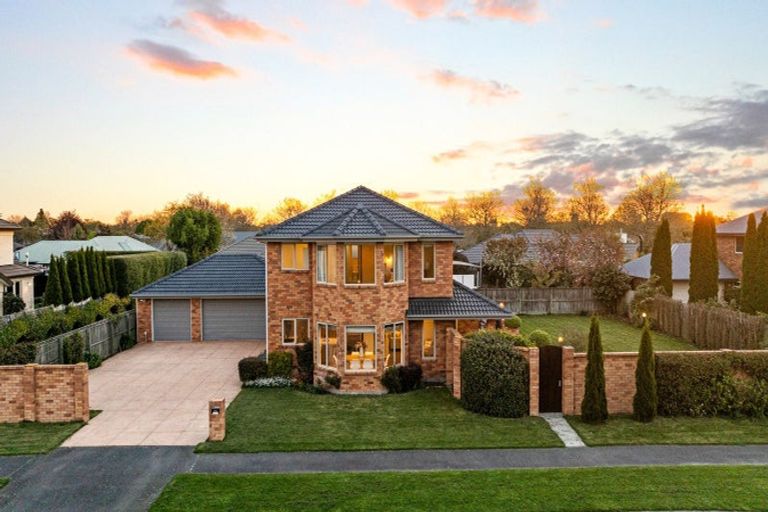 Photo of property in 64 Willowview Drive, Redwood, Christchurch, 8051