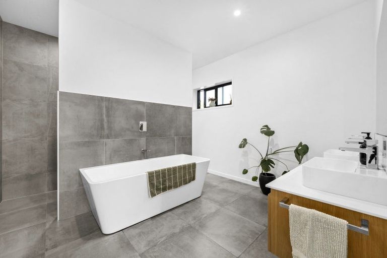 Photo of property in 7 Kanuka Close, Waikanae, 5036