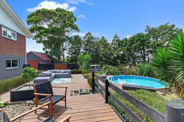 Photo of property in 37 Whiriwhiri Road, Waiuku, 2682