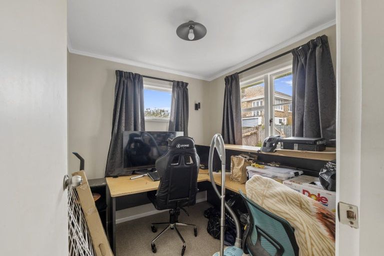 Photo of property in 75 Mould Street, Waitara, 4320