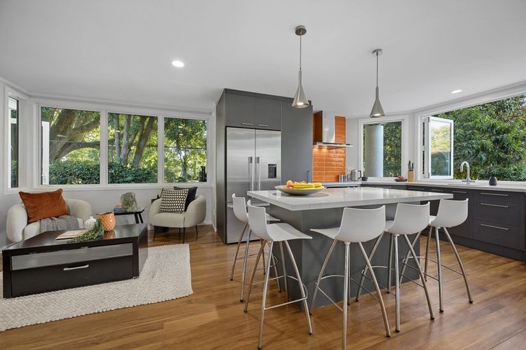 Photo of property in 6a Terrylyn Drive, Hillcrest, Auckland, 0627