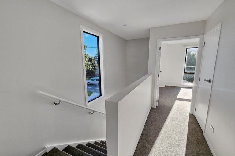 Photo of property in 2/130 Cambridge Terrace, Fairfield, Lower Hutt, 5011
