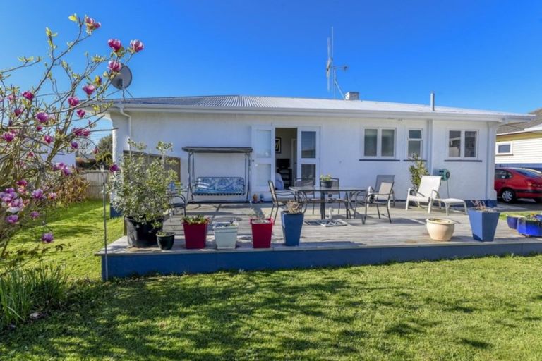 Photo of property in 27 Hannan Street, Levin, 5510