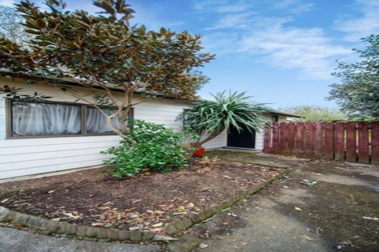 Photo of property in 2/3 Kent Road, Manurewa, Auckland, 2102