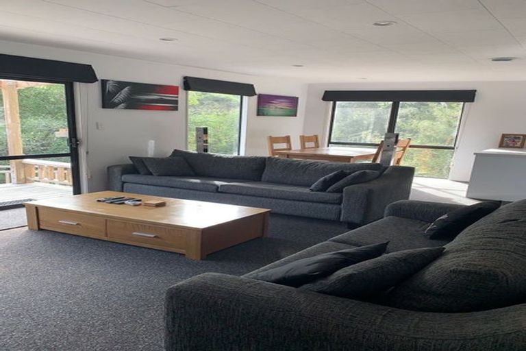 Photo of property in 11 Ramonda Close, Bayview, Auckland, 0629