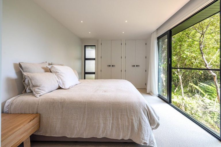 Photo of property in 14 Okoka Road, Omiha, Waiheke Island, 1081