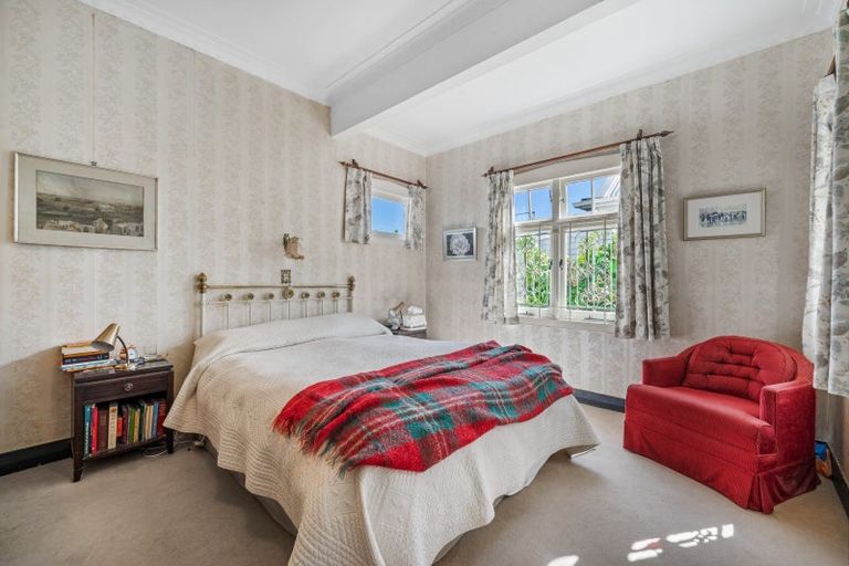 Photo of property in 3 Cambridge Terrace, Devonport, Auckland, 0624