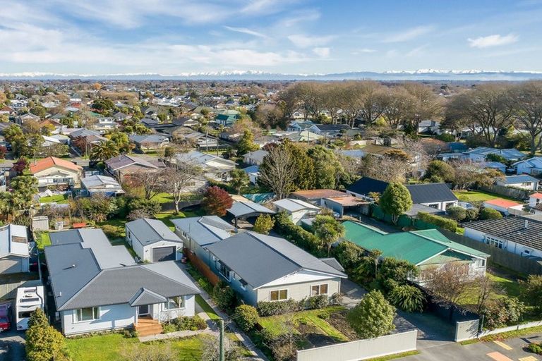 Photo of property in 47 Stapletons Road, Richmond, Christchurch, 8013