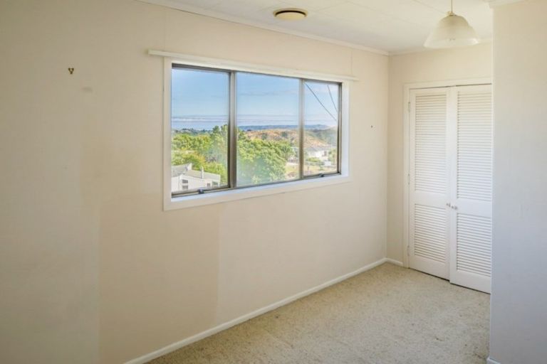 Photo of property in 68 Kahu Road, Paremata, Porirua, 5024