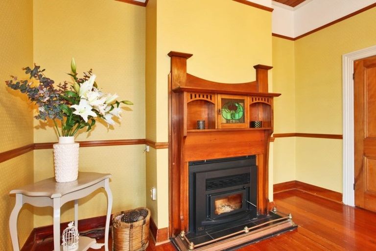 Photo of property in 5 Voelas Road, Lyttelton, 8082