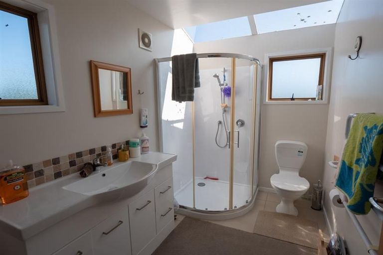 Photo of property in 17 School Road, Riverhead, 0820