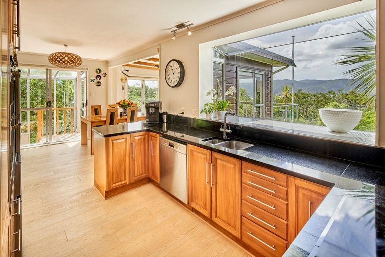Photo of property in 60 Pomare Road, Tirohanga, Lower Hutt, 5010