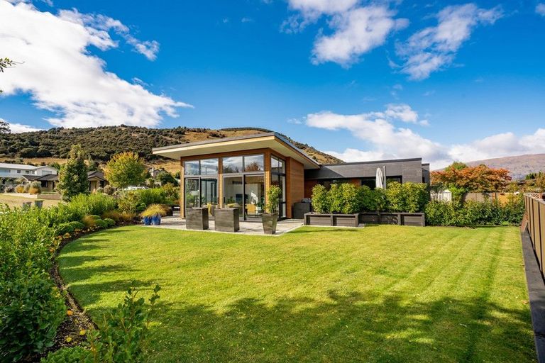 Photo of property in 73 Rob Roy Lane, Wanaka, 9305