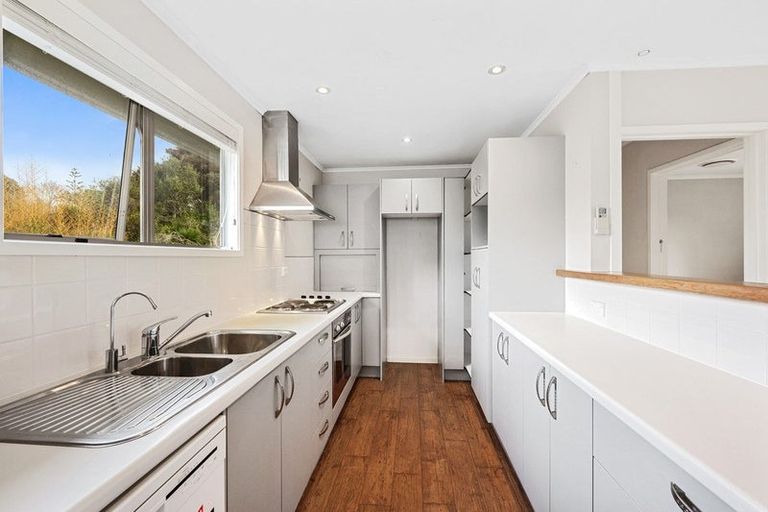 Photo of property in 17 Spargo Road, Massey, Auckland, 0614