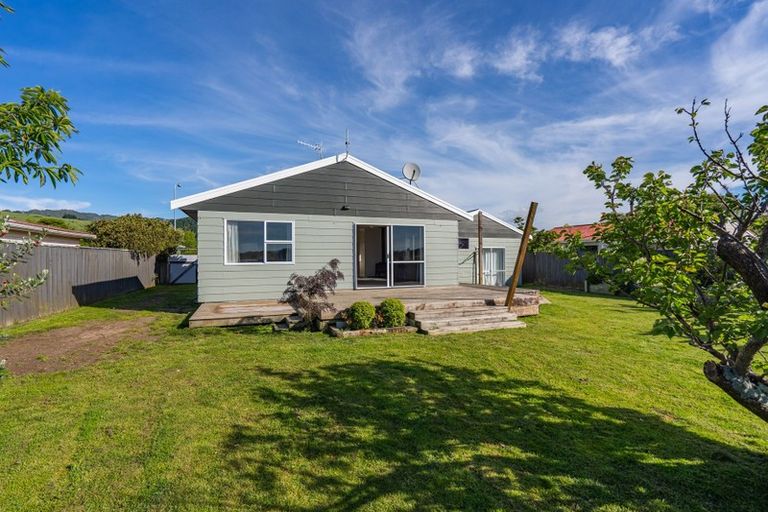 Photo of property in 26 Linwood Drive, Paraparaumu, 5032