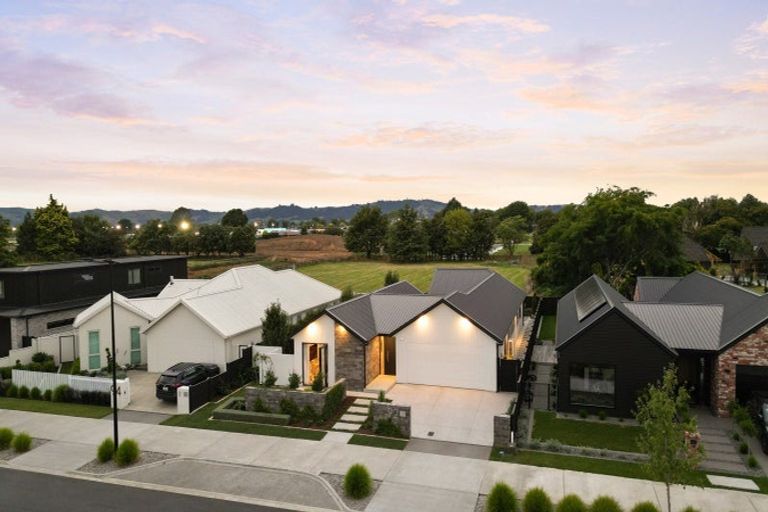 Photo of property in 92 Hugo Shaw Drive, Cambridge, 3434