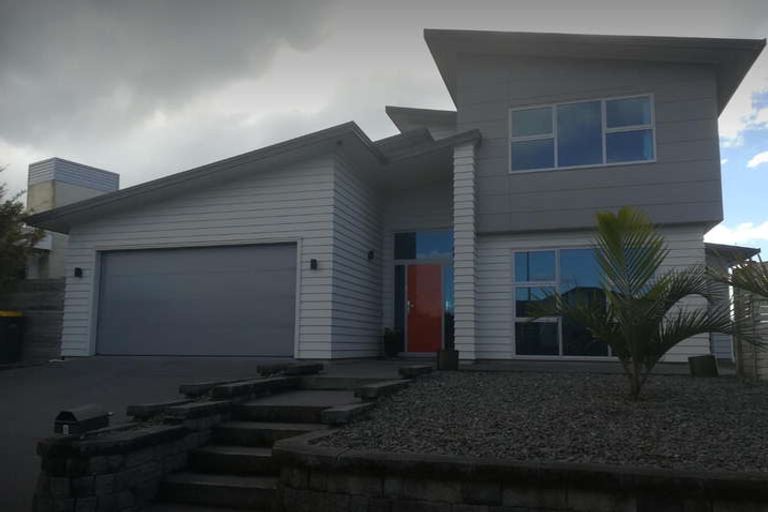 Photo of property in 5 St Andrews Parkway, Waiwhakaiho, New Plymouth, 4312
