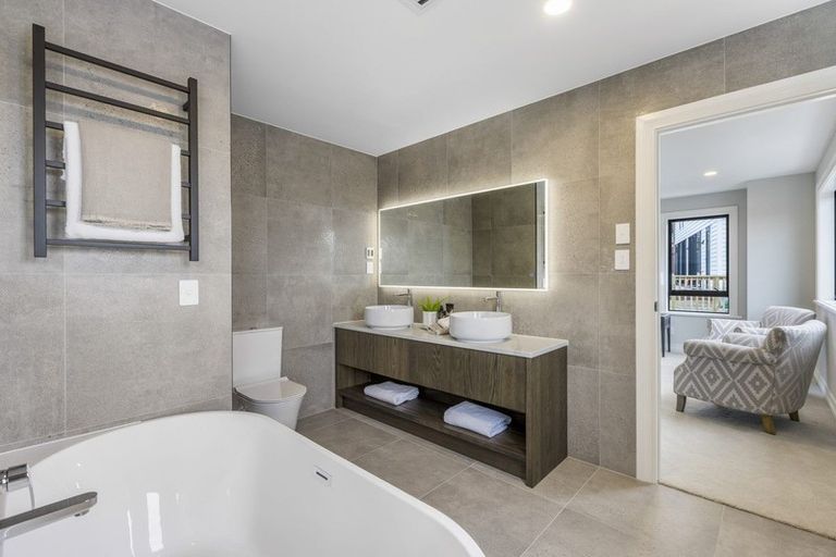 Photo of property in 65 Rathmullen Place, Pinehill, Auckland, 0632