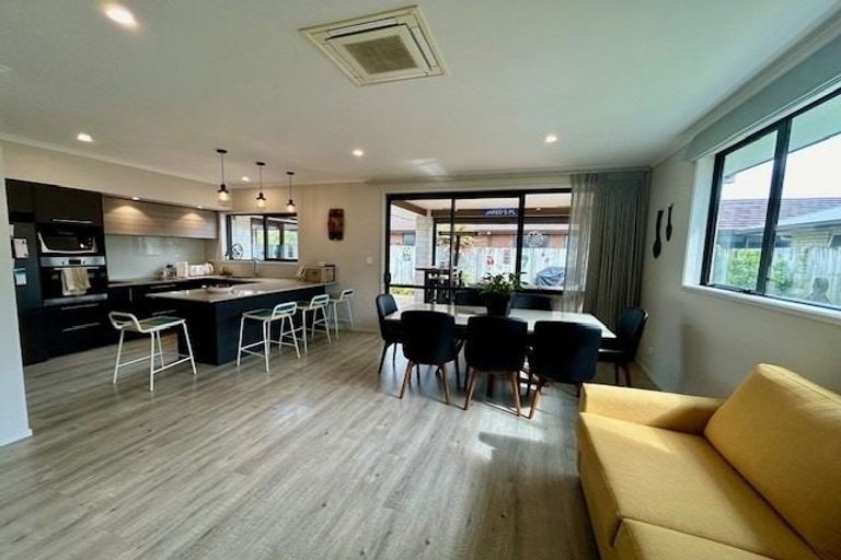 Photo of property in 58 Sandhurst Drive, Papamoa Beach, Papamoa, 3118