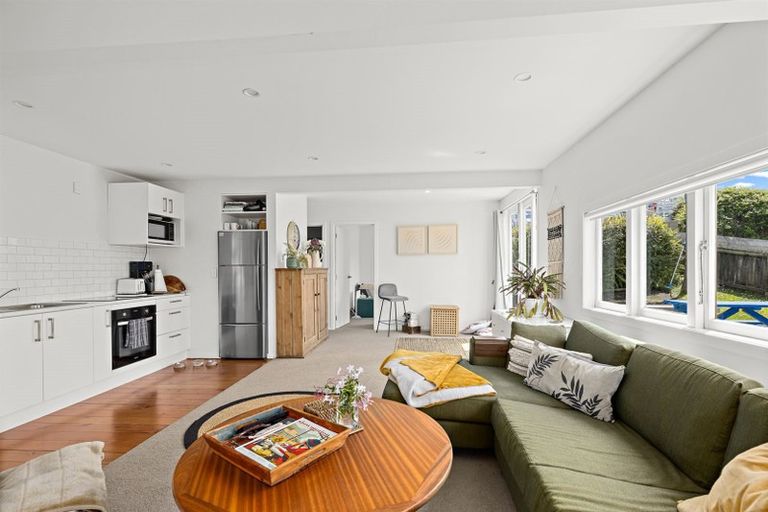 Photo of property in 14 Hythe Terrace, Mairangi Bay, Auckland, 0630