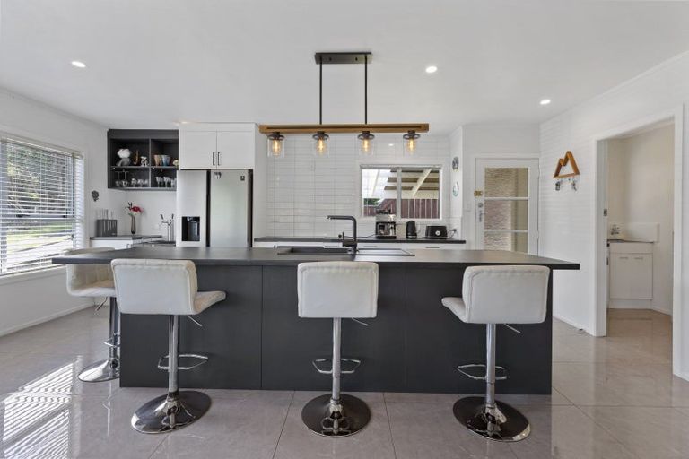 Photo of property in 1 Ross Place, Blagdon, New Plymouth, 4310