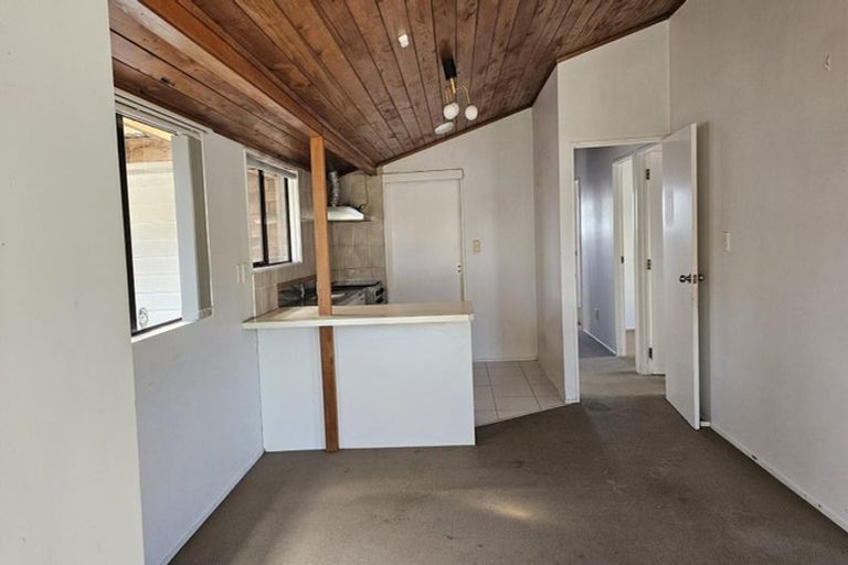 Photo of property in 372 Swanson Road, Ranui, Auckland, 0612