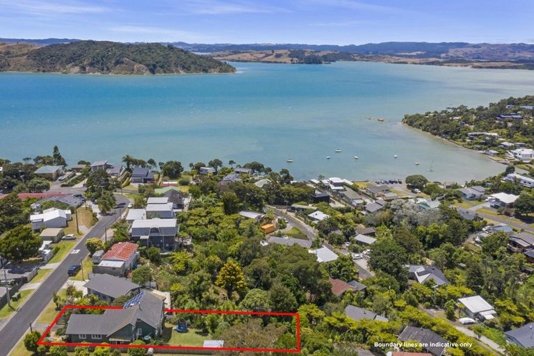 Photo of property in 13 Bay View Road, Raglan, 3225