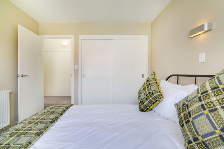 Photo of property in 33 Benmore Place, Glenorchy, 9372