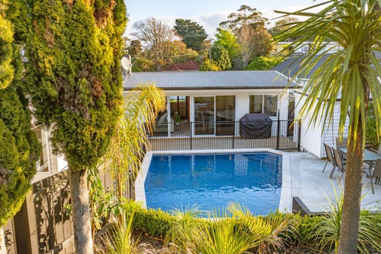 Photo of property in 56 Great North Road, Saint Johns Hill, Whanganui, 4500