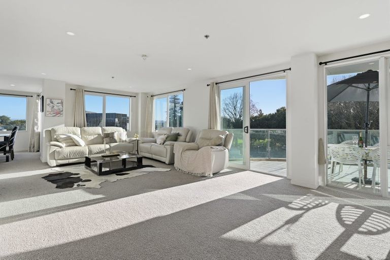 Photo of property in 1/6d Durham Street, Tauranga, 3110