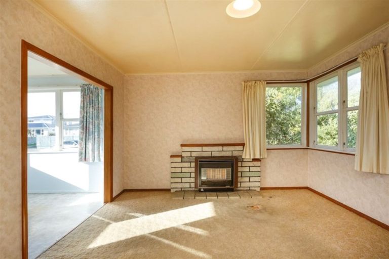 Photo of property in 11 Somerset Crescent, Highbury, Palmerston North, 4412
