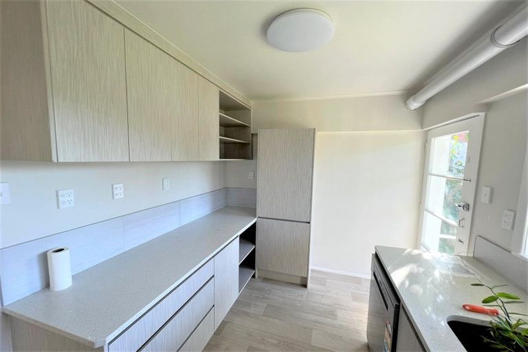 Photo of property in 3/18 Fowler Street, Northcote, Auckland, 0627