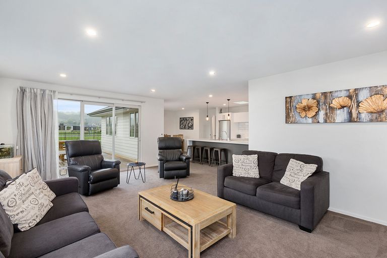 Photo of property in 12 Thornly Park Avenue, Mosgiel, 9024