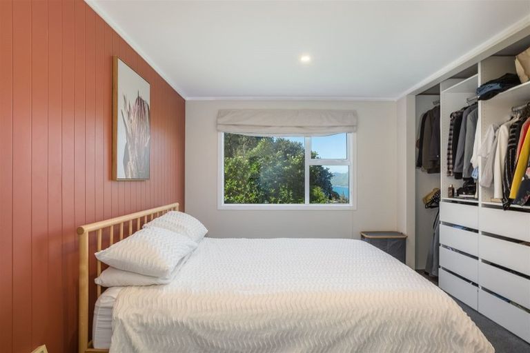 Photo of property in 18 Raroa Place, Pukerua Bay, 5026