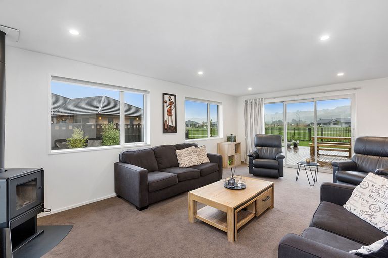 Photo of property in 12 Thornly Park Avenue, Mosgiel, 9024