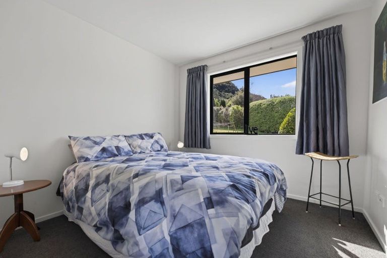 Photo of property in 10 Cove Lane, Mount Creighton, Queenstown, 9371