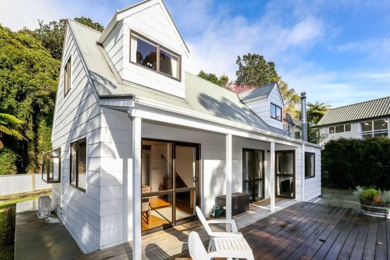 Photo of property in 28b Riversdale Drive, Merrilands, New Plymouth, 4312