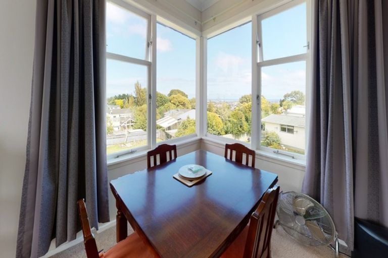 Photo of property in 124 Mount View Road, Bastia Hill, Whanganui, 4500