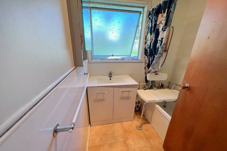 Photo of property in 23 Bellringer Road, Massey, Auckland, 0614