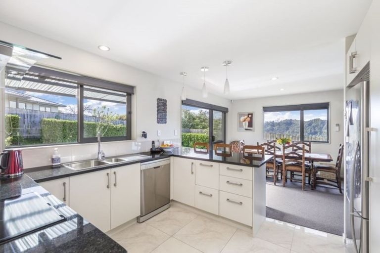 Photo of property in 10 Jade River Place, Warkworth, 0910