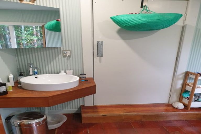 Photo of property in 674 South Titirangi Road, Titirangi, Auckland, 0604